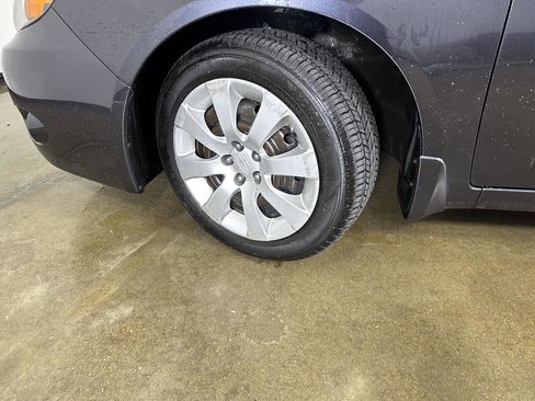 Used 2010 Subaru Impreza 2.5i AWD/4WD image 5