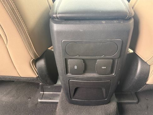 Used 2023 Ford Explorer XLT w/ Equipment Group 202A image 28