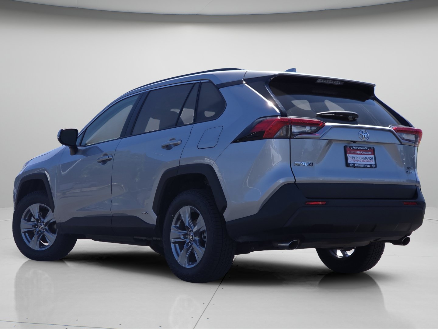 Used 2025 Toyota RAV4 XLE AWD/4WD image 21