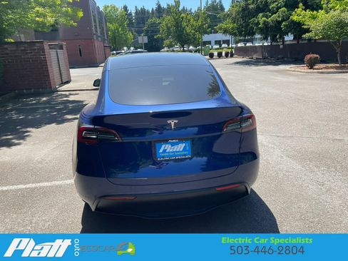 Used 2024 Tesla Model Y Long Range RWD image 9