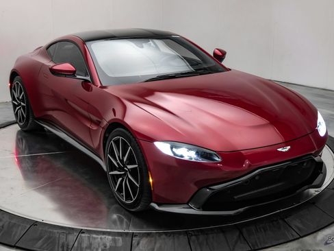 Used 2019 Aston Martin V8 Vantage Coupe RWD image 30