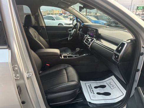 Used 2022 Kia Sorento S image 26