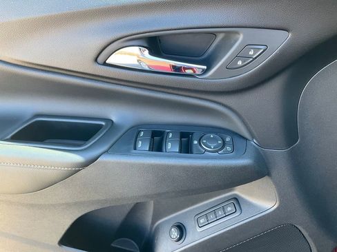 Used 2019 Chevrolet Equinox Premier AWD/4WD image 18