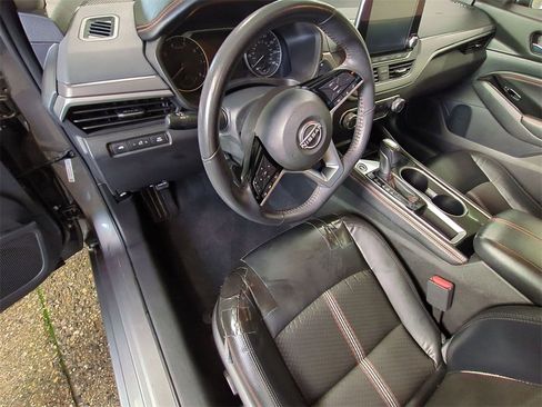Used 2023 Nissan Altima 2.5 SR image 11