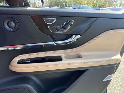 Used 2022 Lincoln Corsair Reserve w/ Equipment Group 201A image 26