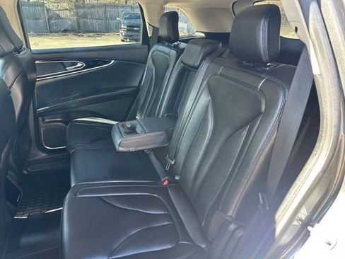 Used 2023 Lincoln Nautilus AWD image 25