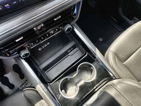 New 2026 Chevrolet Suburban Premier AWD/4WD image 29