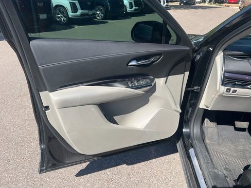 Used 2023 Cadillac XT4 Luxury w/ LPO, Onyx Lite Package AWD/4WD image 10