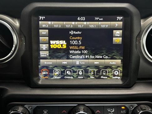 Used 2022 Jeep Wrangler Unlimited Sahara AWD/4WD image 14