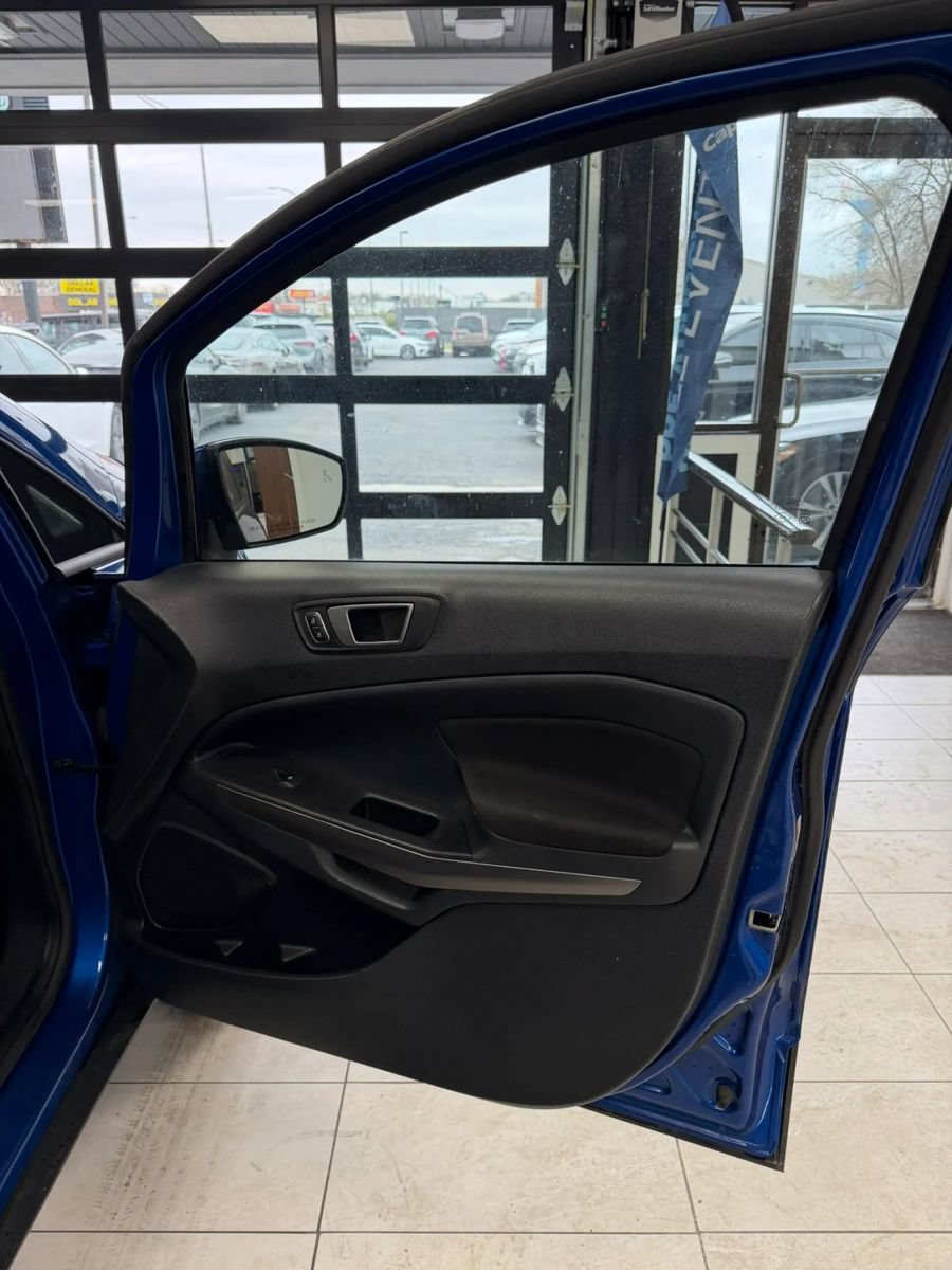 Used 2022 Ford EcoSport SE w/ SE Convenience Package AWD/4WD image 17