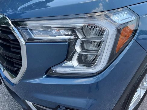 Used 2024 GMC Terrain SLE AWD/4WD image 9