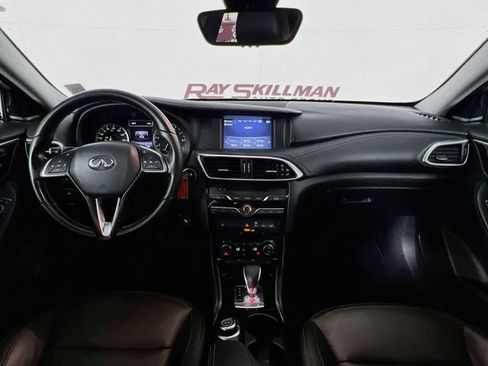 Used 2017 INFINITI QX30 Premium w/ Navigation Package FWD image 23