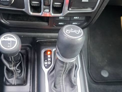 Used 2018 Jeep Wrangler Unlimited Sahara AWD/4WD image 24