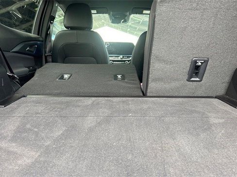 Certified 2024 Chevrolet Equinox EV LT image 15