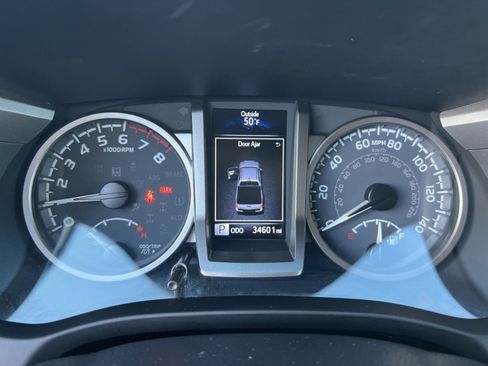 Used 2022 Toyota Tacoma SR5 image 16