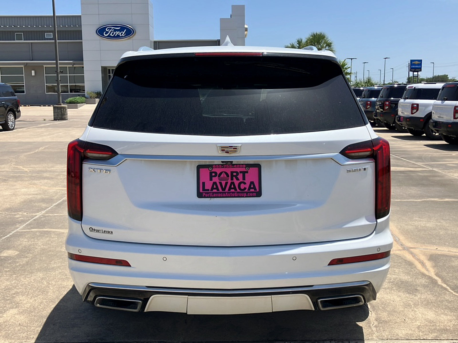 Used 2023 Cadillac XT6 Luxury w/ LPO, Floor Liner Package FWD image 6