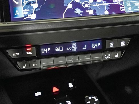 Used 2024 Audi Q4 e-tron Premium Plus image 22