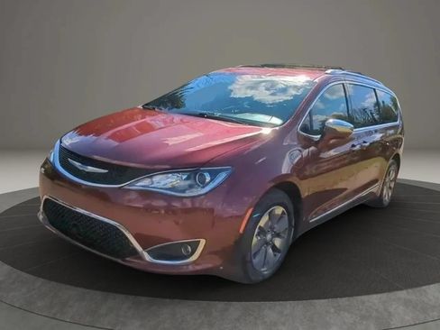 Used 2020 Chrysler Pacifica Limited FWD image 28