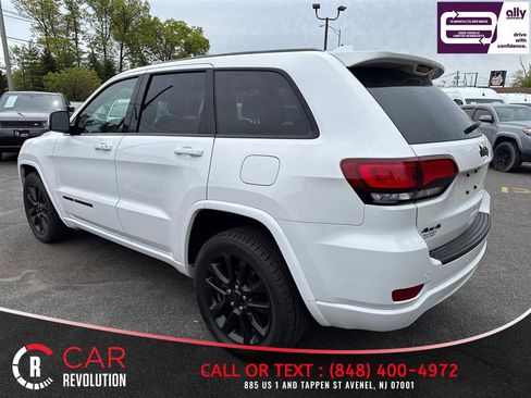 Used 2021 Jeep Grand Cherokee Laredo X AWD/4WD image 4