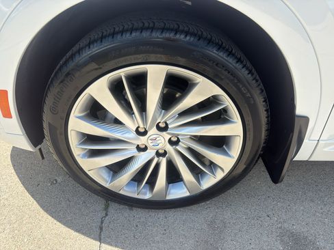 Used 2025 Buick Envision Avenir AWD/4WD image 12