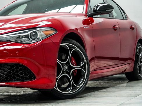 Used 2022 Alfa Romeo Giulia Veloce image 3