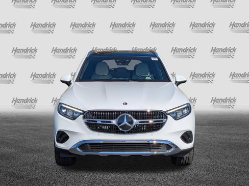 Used 2026 Mercedes-Benz GLC 300 image 3