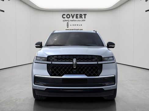 New 2025 Lincoln Navigator L Reserve w/ Jet Appearance Package image 6