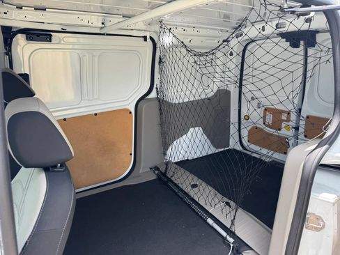 Used 2022 Ford Transit Connect XLT FWD image 8