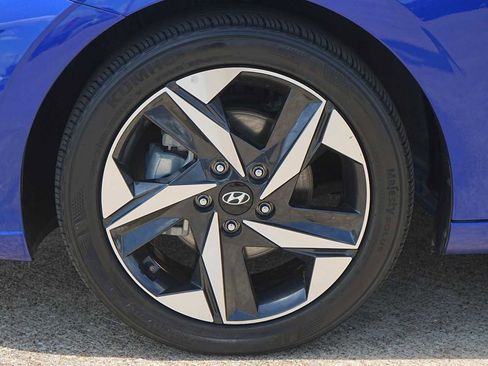 Used 2023 Hyundai Elantra SEL w/ Convenience Package FWD image 7