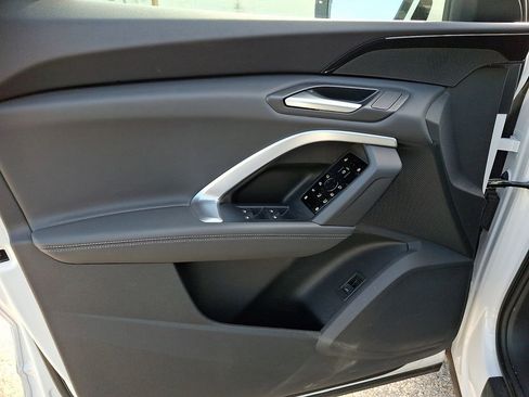 Certified 2025 Audi Q5 Premium w/ Convenience Package image 13