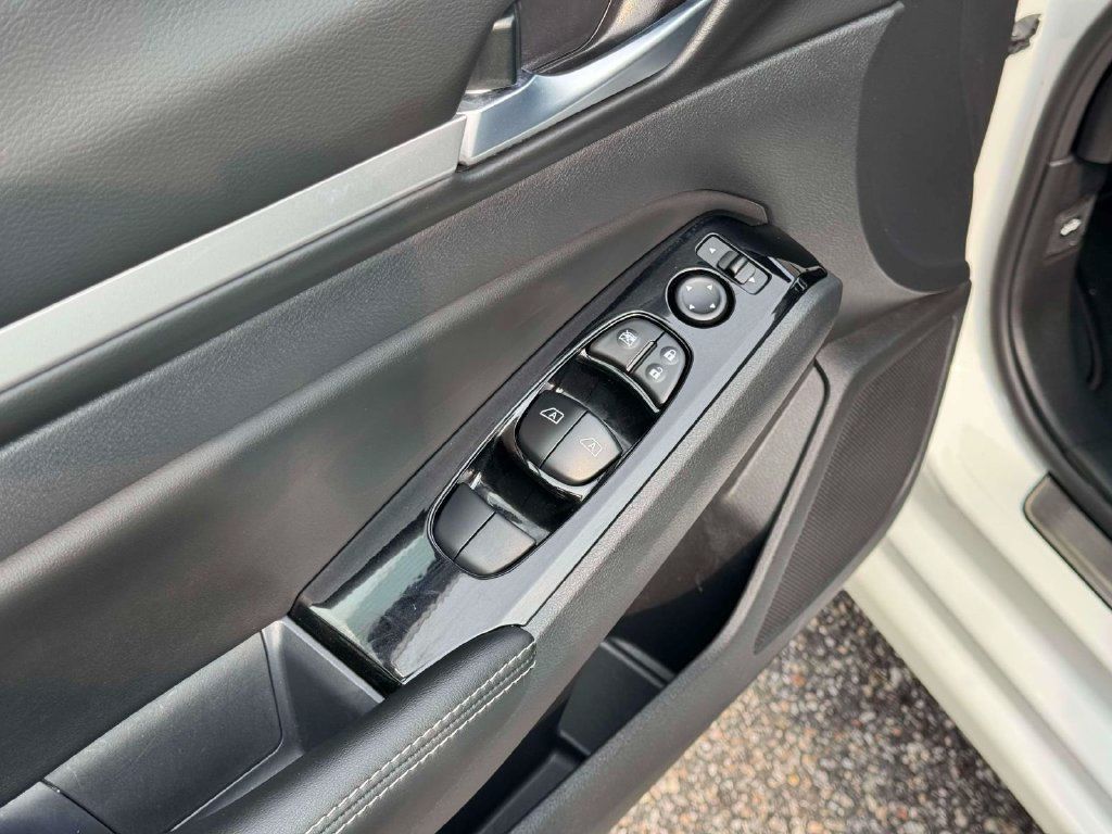 Certified 2025 Nissan Altima 2.5 SL FWD image 17