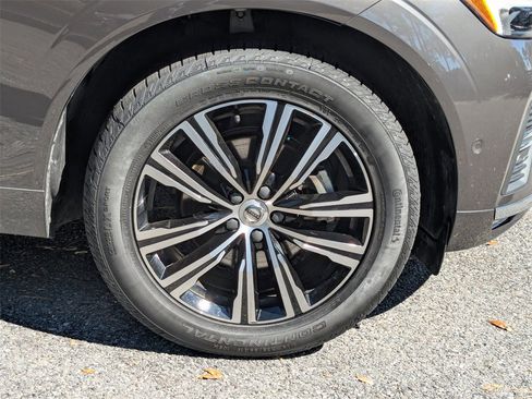 Certified 2022 Volvo XC60 B5 Inscription w/ Advanced Package image 12