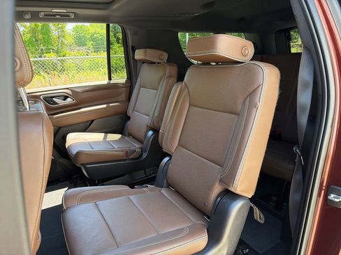 Used 2022 Chevrolet Suburban High Country AWD/4WD image 30