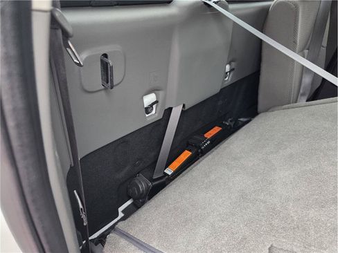 Used 2021 Nissan Frontier SV w/ Midnight Edition Floor Mats RWD image 30
