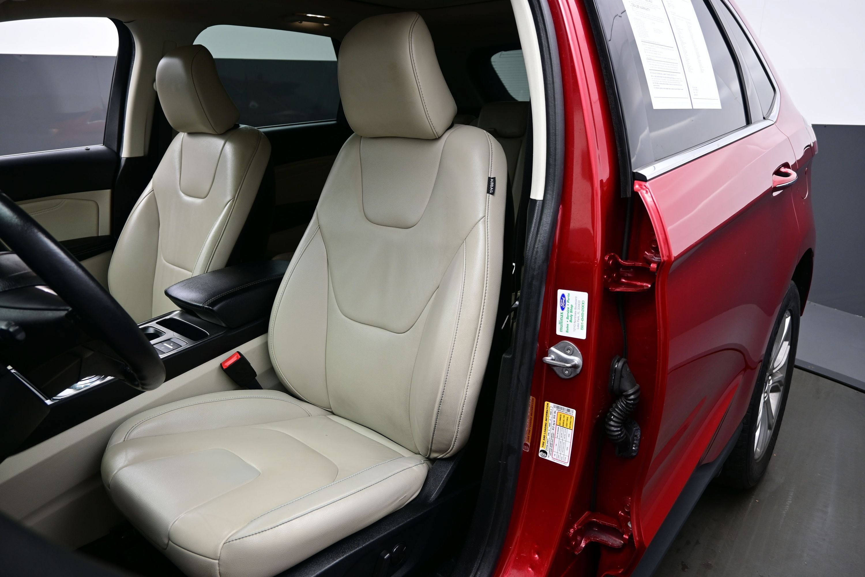 Used 2022 Ford Edge Titanium AWD/4WD image 13
