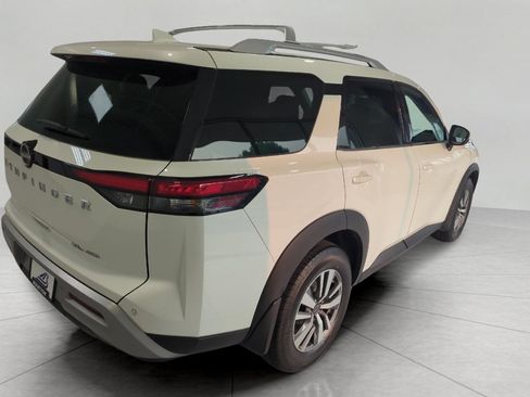 Used 2023 Nissan Pathfinder SL AWD/4WD image 30