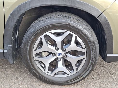 Used 2024 Subaru Forester Premium image 8