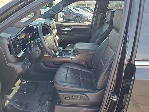 Used 2024 Chevrolet Silverado 1500 High Country w/ High Country Premium Package image 12