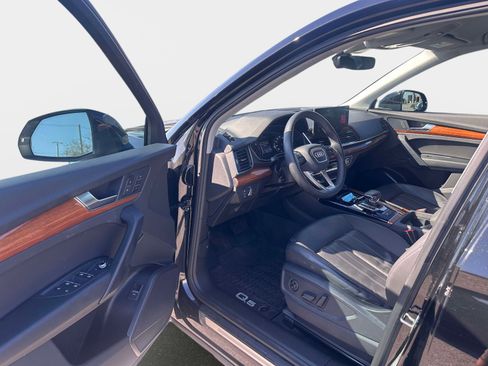 Used 2023 Audi Q5 2.0T Premium w/ Convenience Package image 11