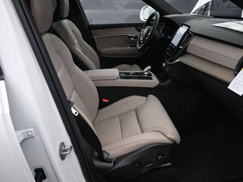 New 2026 Volvo XC90 B6 Ultra w/ Protection Package AWD/4WD image 38