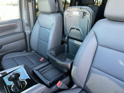 New 2026 Chevrolet Suburban Z71 w/ Z71 Off-Road Package image 21