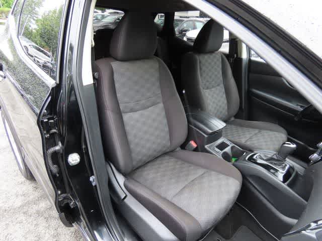 Used 2021 Nissan Rogue Sport SV AWD/4WD image 16