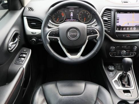 Used 2018 Jeep Cherokee Trailhawk w/ Quick Order Package 27L image 22