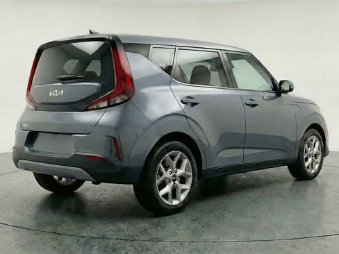 Used 2025 Kia Soul LX w/ LX Technology Package FWD image 9
