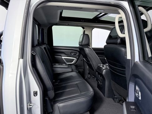 Used 2020 Nissan Titan SL w/ Moonroof Package image 26