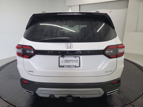 Used 2025 Honda Pilot Elite image 8