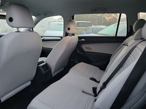 Certified 2022 Volkswagen Tiguan S image 7