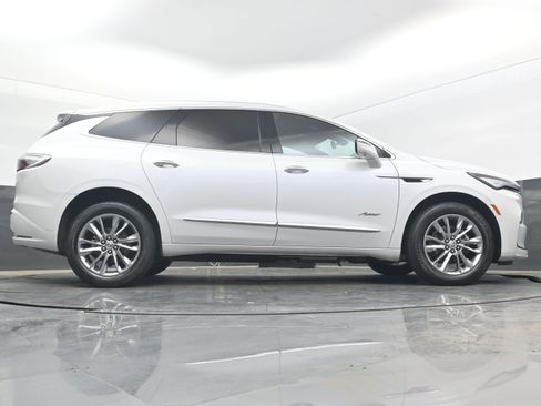Used 2024 Buick Enclave Avenir FWD image 18