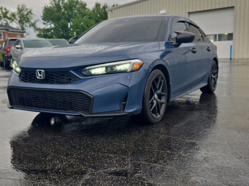Used 2025 Honda Civic Sport image 3