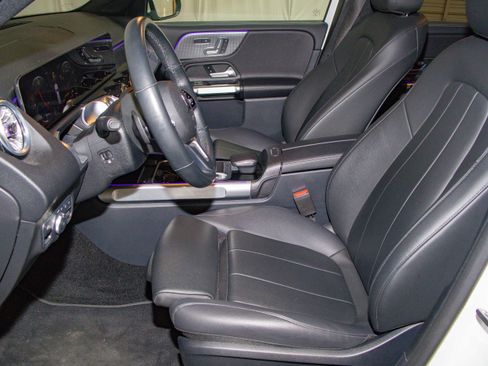 Used 2022 Mercedes-Benz GLB 250 GLB 250 image 16